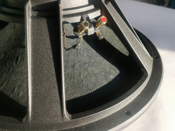 15W75-8S Динамик  НЧ  профессиональный 350Вт, 98дБ, 40Гц