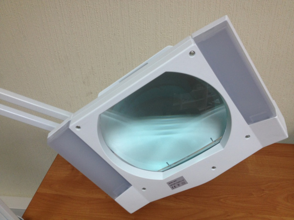 лупа с подсветкой