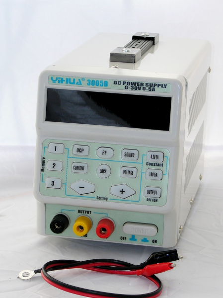 YIHUA 3005D  Цифровой лабораторный блок