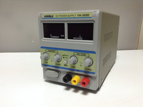 YH305D лабораторный блок питания
